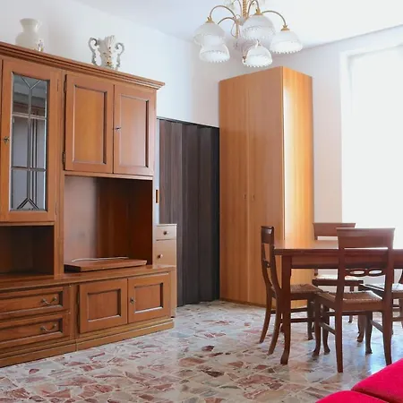 Guastalla Cozy - 5 People Apartamento *